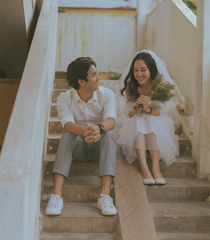 Cách tạo dáng chụp ảnh cho các cặp đôi có sự chênh lệch về chiều cao